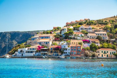 Yunan Adası Kefalonia. Assos cityscape. 