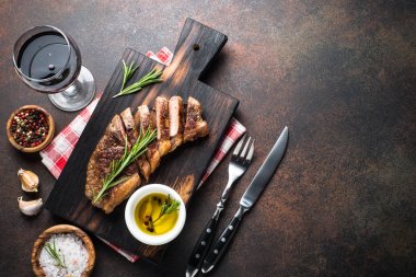 Izgara sığır eti striploin biftek Üstten Görünüm.