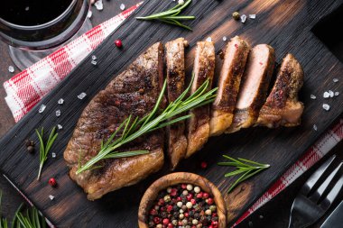 Izgara sığır eti striploin biftek Üstten Görünüm.