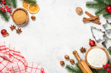 Beyaz masada Noel pastası arka planı.