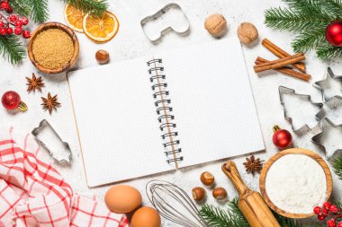 Beyaz masada Noel pastası arka planı.