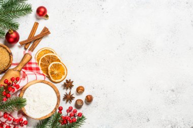 Beyaz masada Noel pastası arka planı.