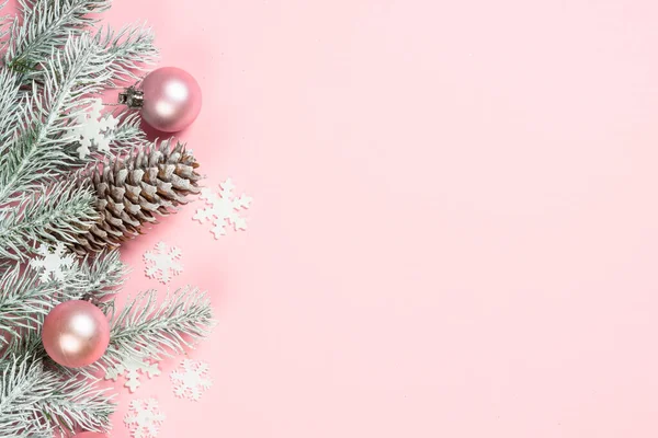 Christmas flat lay background with christmas present box on pink. — Stock Photo, Image