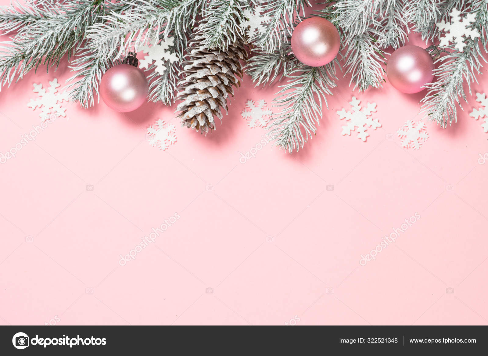 Sự kết hợp giữa nền màu hồng tuyệt đẹp và hộp quà Giáng sinh đầy sắc màu sẽ tạo nên một không gian trang trí Noel vô cùng ấn tượng. Hãy đến và khám phá hình nền phẳng của Giáng sinh này để tận hưởng không gian Noel lung linh!