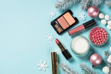 Makyaj ürünleri, noel süslemeli cilt bakımı ürünleri.