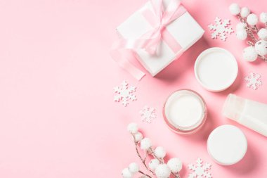 Pembe manzaralı cilt kremi.