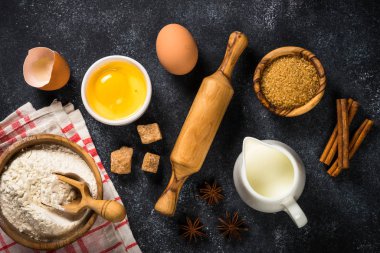 Siyahta pişirme malzemesi.