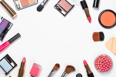 Beyaz makyajlı profesyonel kozmetik.