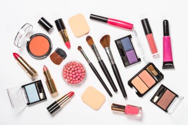 Beyaz makyajlı profesyonel kozmetik.