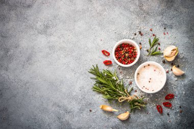 Mutfak masası manzarasında yemek pişirme arka planı.