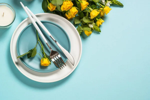 Mesa de primavera con vista superior de la flor. — Foto de Stock