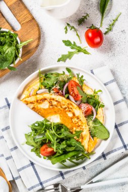 Yeşil yapraklı omlet..