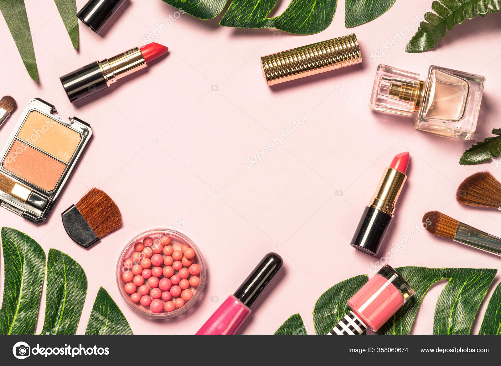 粉红背景的化妆专业化妆品. ——图库图片© Nadianb #358060674, image size:1600x1167