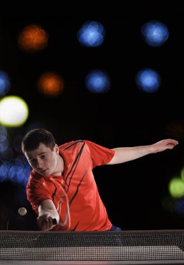 Dönen masa tenis oyuncusu