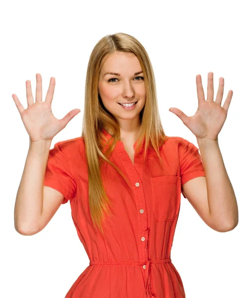 Retrato de mujer feliz sonriente mostrando diez dedos — Foto de Stock