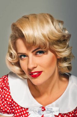 portre pinup kadın kapatmak