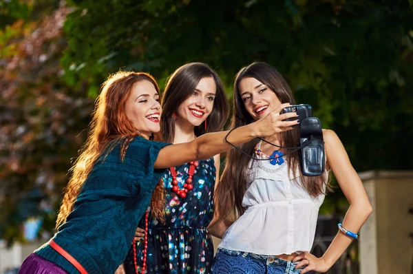 Τα κορίτσια που selfie — Φωτογραφία Αρχείου