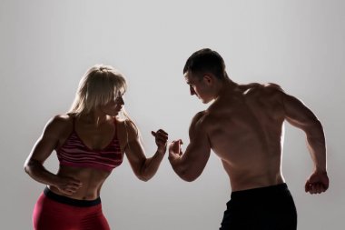 Fitness çift. kadın ve erkek