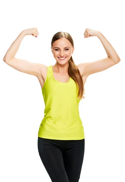 Retrato de fitness mujer. mostrando bíceps — Foto de Stock