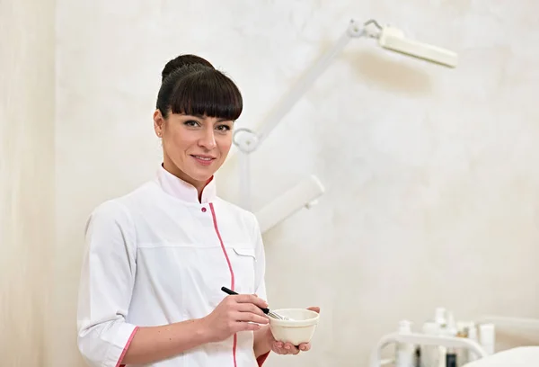 Beautician woman Getting Started — Stock Photo, Image