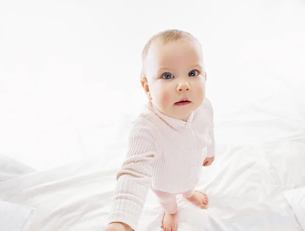 Bebê menina comprimento total — Fotografia de Stock