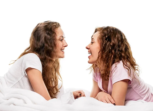 kız arkadaş yatakta