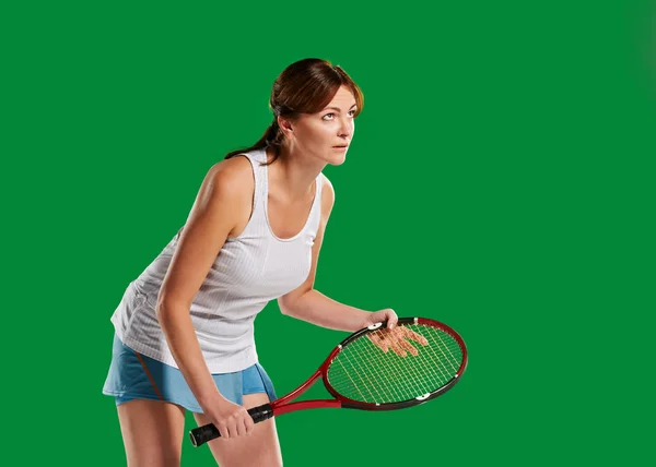 테니스를 치는 젊은 여자 — 스톡 사진