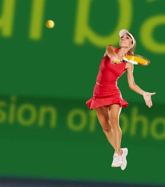 Жінка грати в теніс — стокове фото