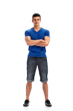 Genç sportif kendine güvenen adam ayakta