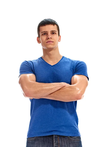 Stolzer Mann leeres blaues T-Shirt — Stockfoto