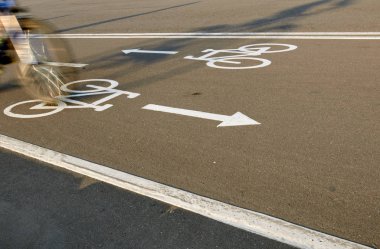 Bisiklet yol işaret ve bisiklet binici