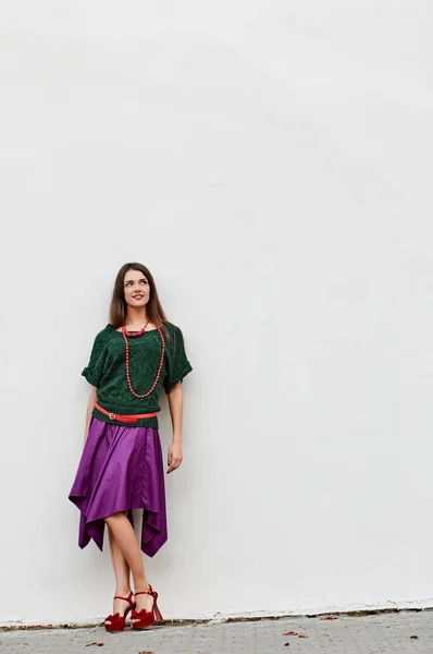 Stylové šaty žena stojící — Stock fotografie