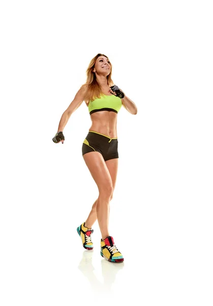 Idrottskvinna joggar — Stockfoto