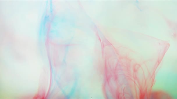 Gros plan. Mélanger coloré gouache nuages dans l'eau et se déplacer au ralenti. Utilisez pour fond encré ou toile de fond avec des effets de fumée ou d'encre, canal alpha est en cours d'utilisation pour elle luma mat 