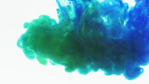 Bunte Tinte Mischt Gouachewolken Wasser Und Bewegt Sich Zeitlupe Verwendung — Stockvideo