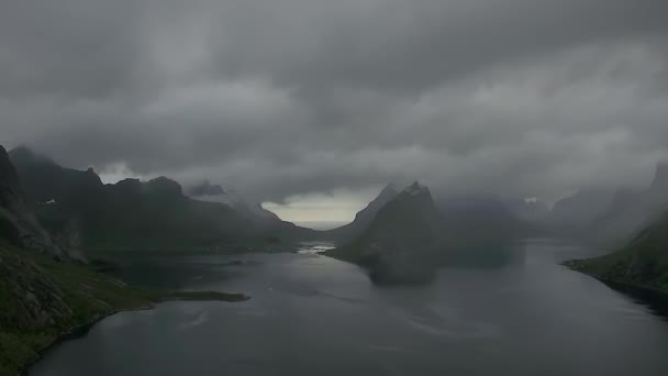 Norge Berg Solnedgången Moln Överst Sidan Flygfoto Från Drönare Moln — Stockvideo