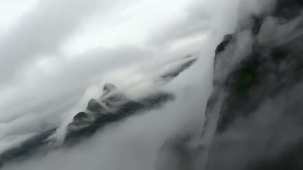 Montaña Noruega Las Nubes Del Atardecer Punto Vista Superior Vista — Vídeos de Stock