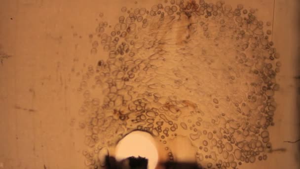 带气泡的旧薄膜带燃烧 — 图库视频影像