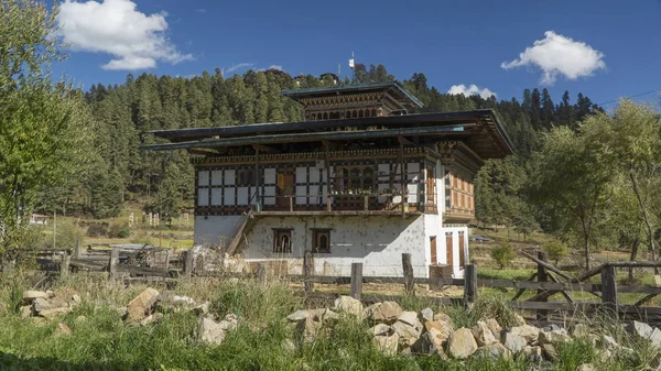 Casa nella valle di Phobjikha. Regno del Bhutan — Foto Stock