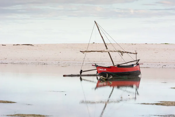 Local boat in Madagascar — Stock Photo, Image