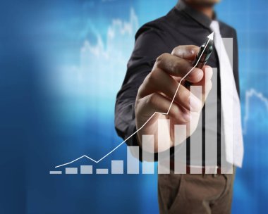 İşadamı grafik büyüyen grafik çizim