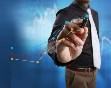 İşadamı grafik büyüyen grafik çizim