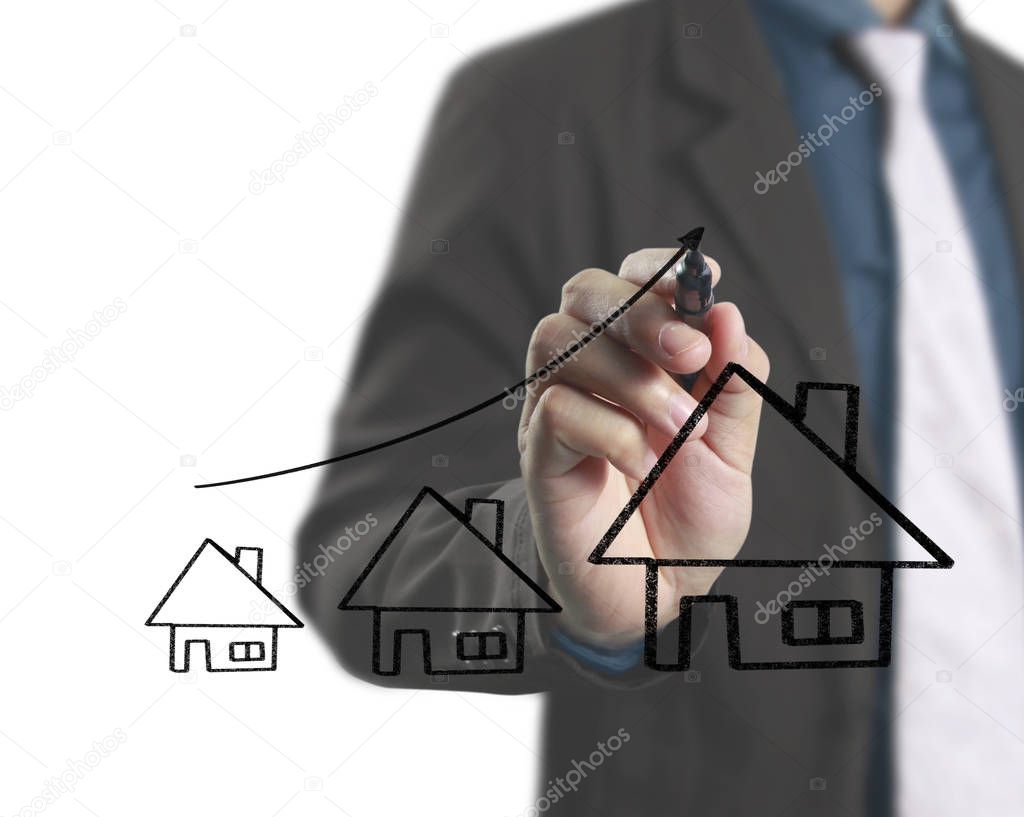  hand drawing a house 