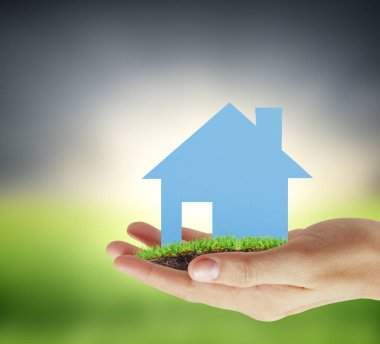  Ev insanların elinde.