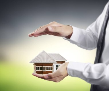 iş adamı evin içinde insan eli 