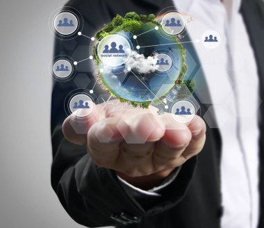 Küre, dünya insan elinde parlayan bizim seyyare yerküre tutan el. NASA tarafından sağlanan Earth görüntü