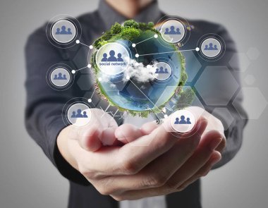 Küre, dünya insan elinde parlayan bizim seyyare yerküre tutan el. NASA tarafından sağlanan Earth görüntü