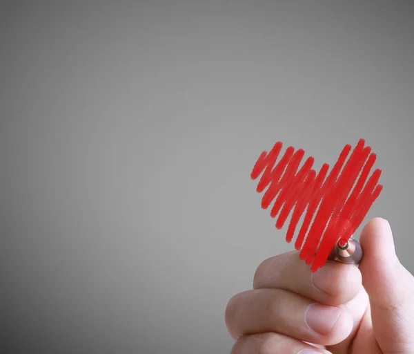 Mano Dibujando Corazón Con Marcador — Foto de Stock