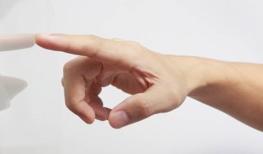 Ellere dokunan düğme ekranı arayüzü küresel bağlantı özel