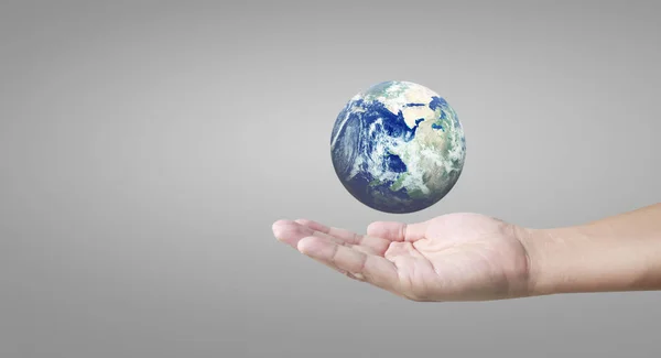 Globe, terre dans la main humaine,. Image de la Terre fournie par Nasa — Photo